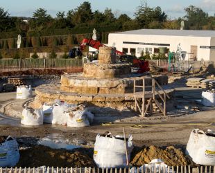 Removing the stone structure of Latona fountain