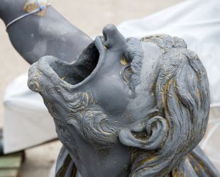 Lead sculptures restoration